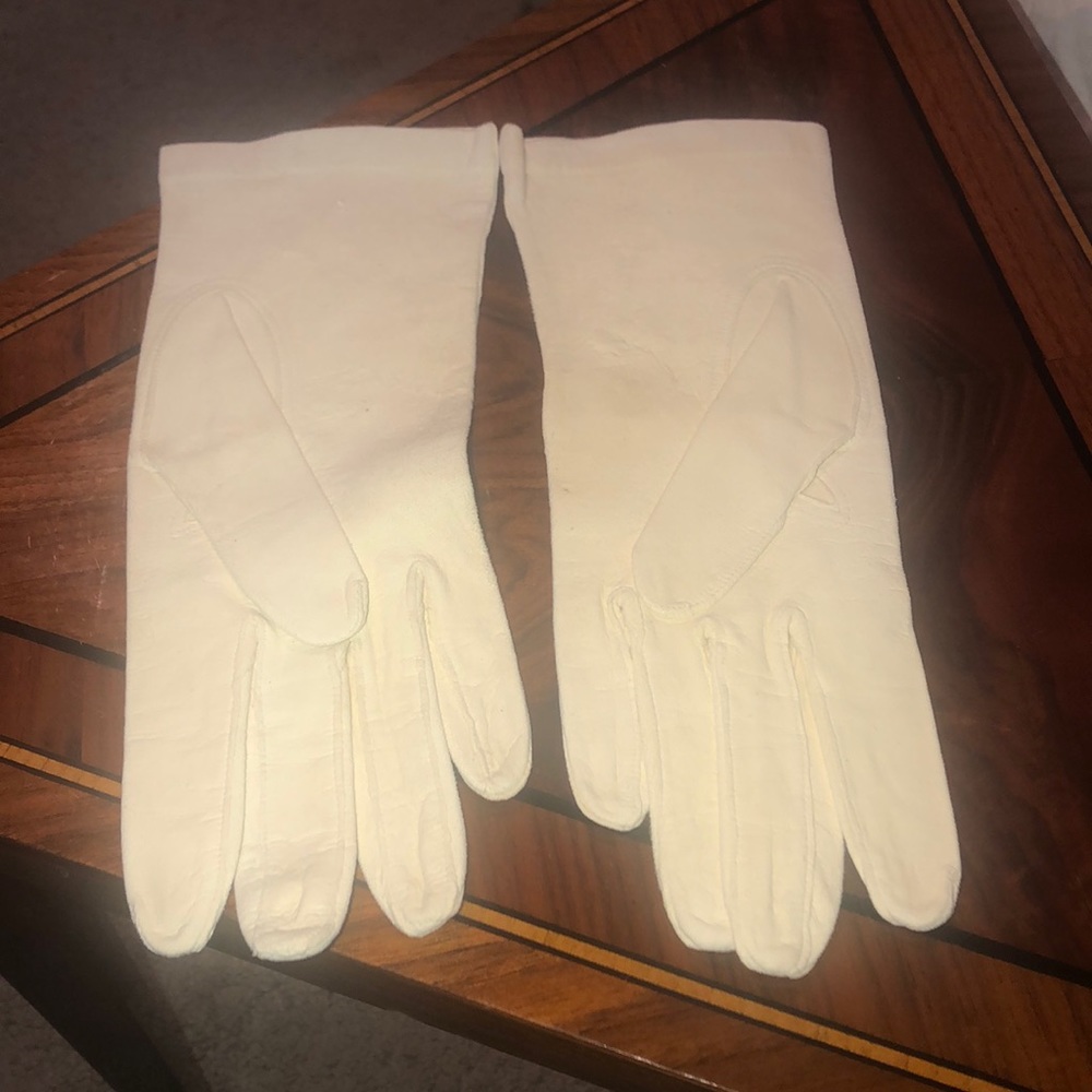 VNTG Soft Leather Gloves made in England